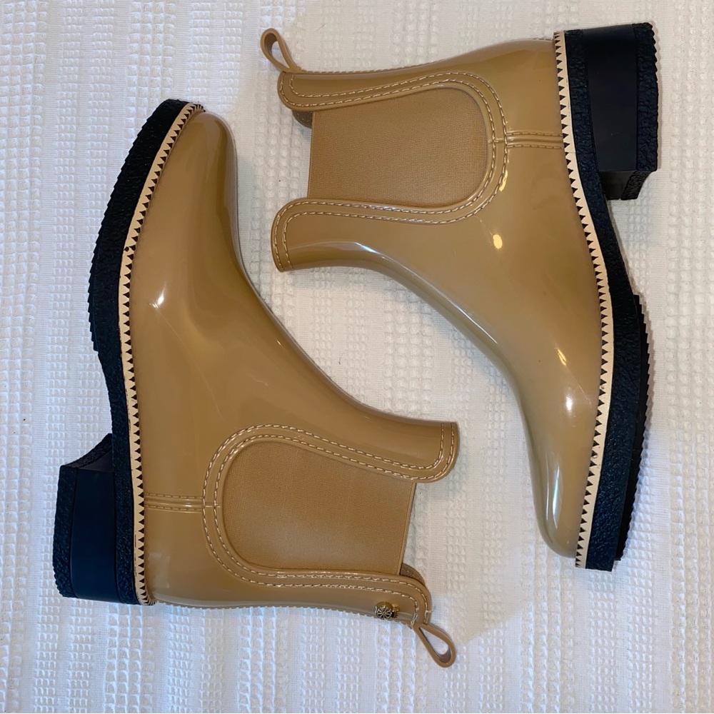 Chelsea Rain Boots LEMON JELLY Tan & Black NWOT size 7